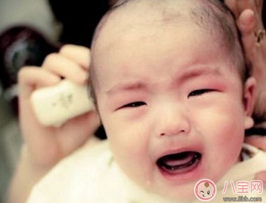 夏天給寶寶剃光頭好嗎 寶寶剃光頭后注意事項(光頭容易曬傷) 夏天給寶寶剃光頭好嗎 寶寶剃光頭后注意事項(光頭容易曬傷)