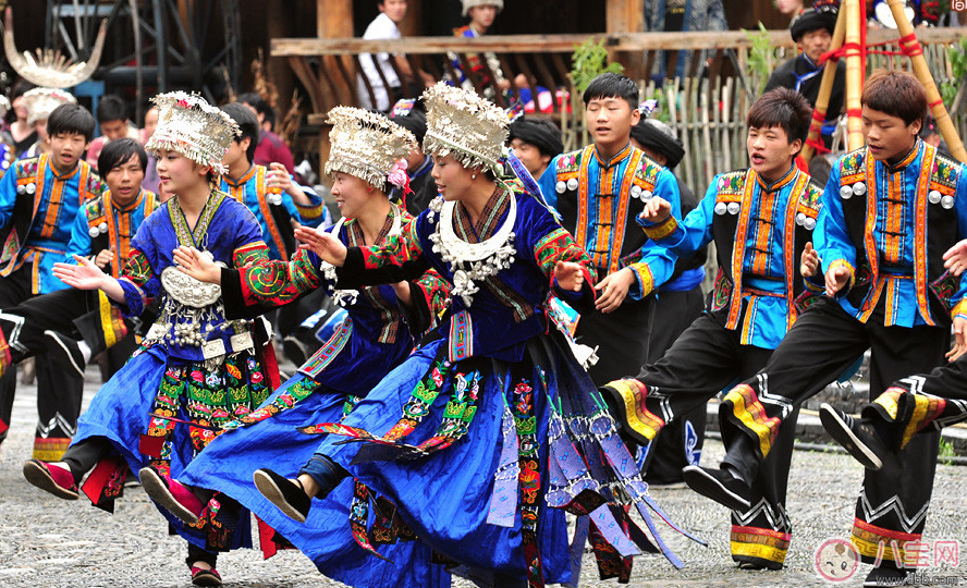 田亮森碟現(xiàn)身機場出行游玩 一家人出行需要準備什么