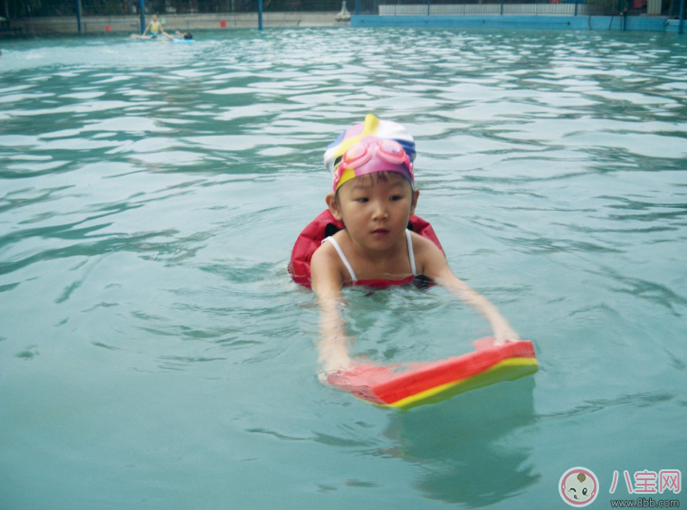 男孩子沉迷游戲有辦法 學(xué)習(xí)一門特長魅力高