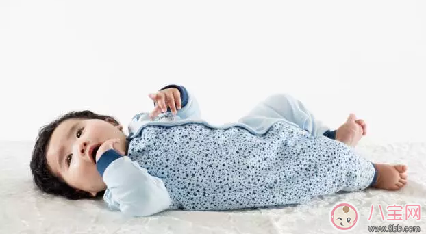 賈靜雯女兒Bo妞三個(gè)多月會(huì)翻身了 寶寶多大會(huì)翻身(4-7個(gè)月)