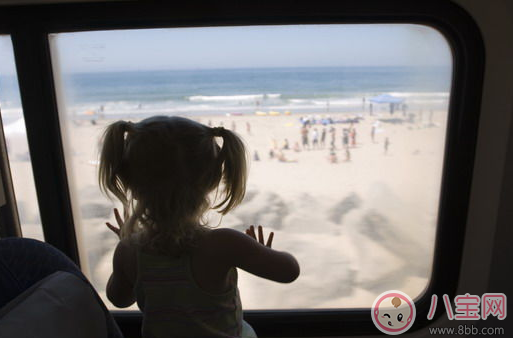 幾個(gè)月的寶寶可以坐臥鋪嗎 幾個(gè)月的寶寶坐火車要注意什么