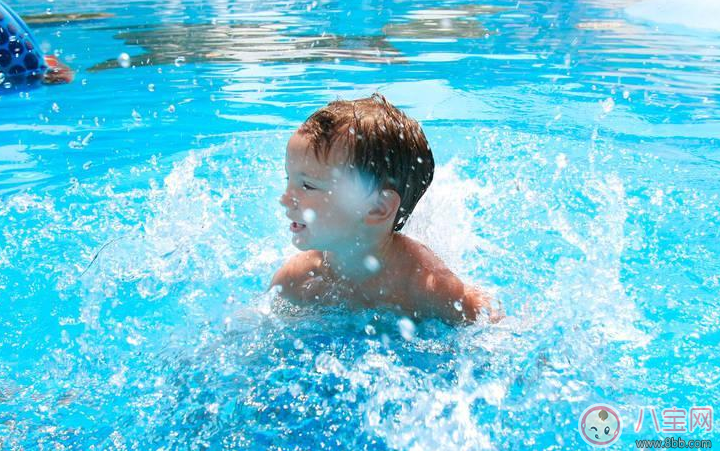 2017夏天寶寶在室外游泳會(huì)著涼嗎 寶寶室外游泳注意事項(xiàng)