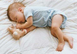 寶寶睡姿不好喜歡彎著頭睡覺 怎么矯正
