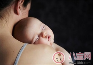 喂奶時奶水越來越少怎么辦   奶水過少原因分析