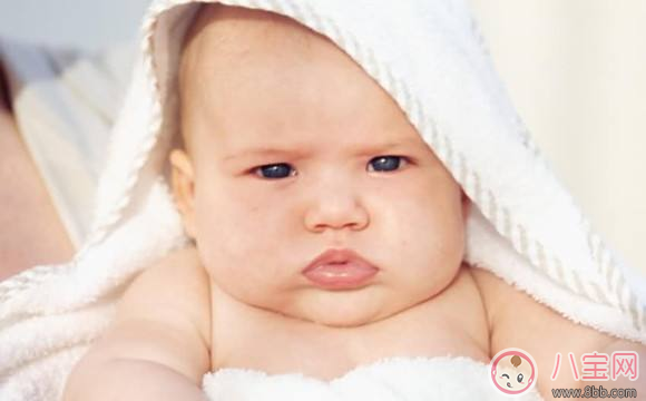 寶寶吐奶怎么辦     緩解吐奶方法分享