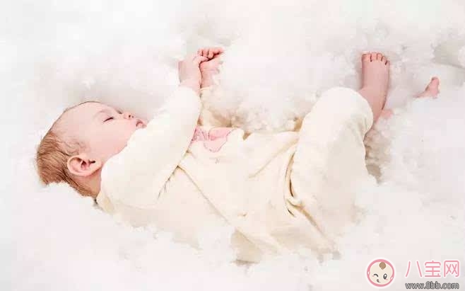 寶寶多大會翻身 寶寶幾個月會翻身