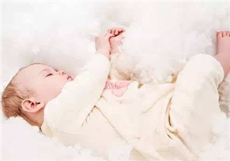 寶寶多大會翻身 寶寶幾個月會翻身