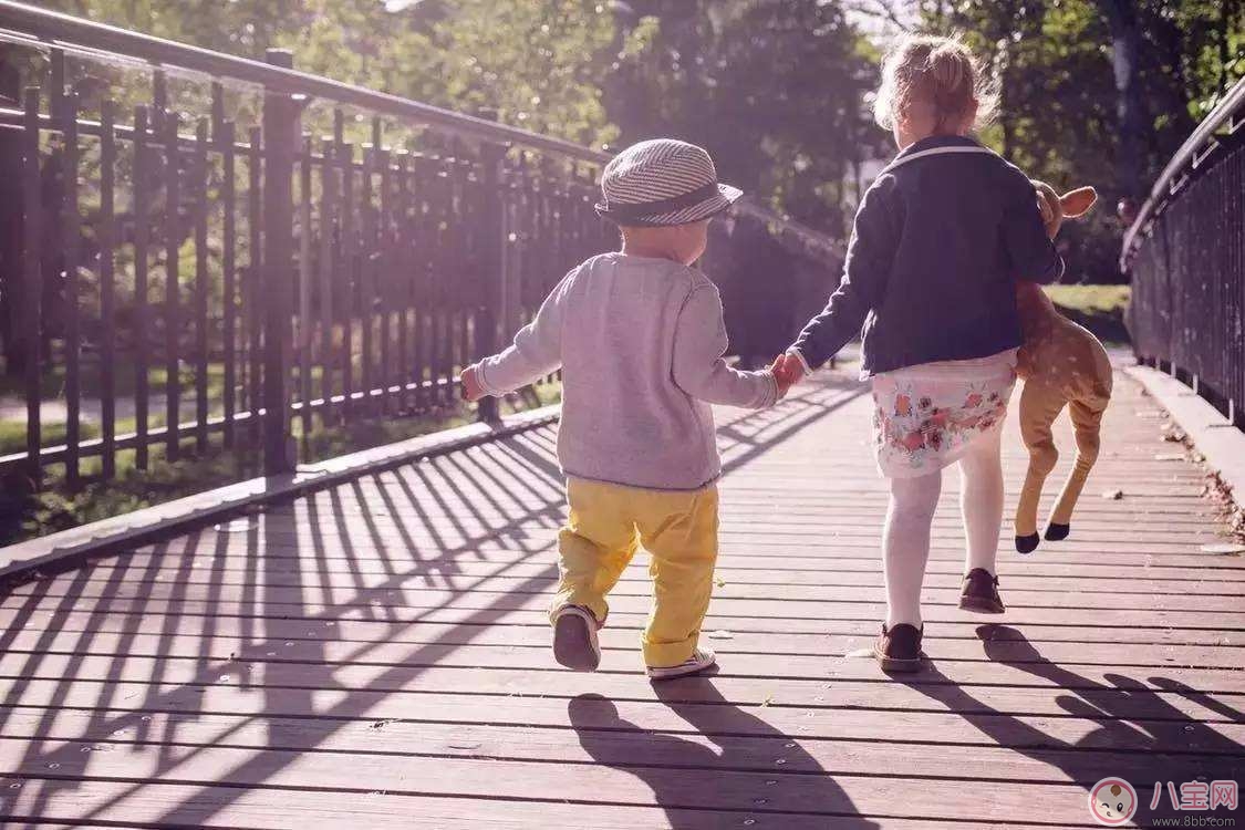 孫儷管教孩子首先與孩子交流 如何正確的傾聽孩子的聲音 孫儷管教孩子首先與孩子交流 如何正確的傾聽孩子的聲音