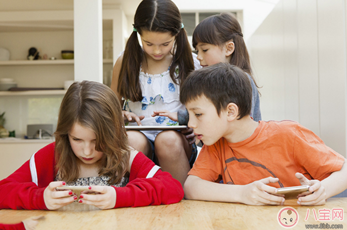 孩子沉迷手機(jī)延誤學(xué)業(yè)怎么辦 讓孩子遠(yuǎn)離手機(jī)的辦法