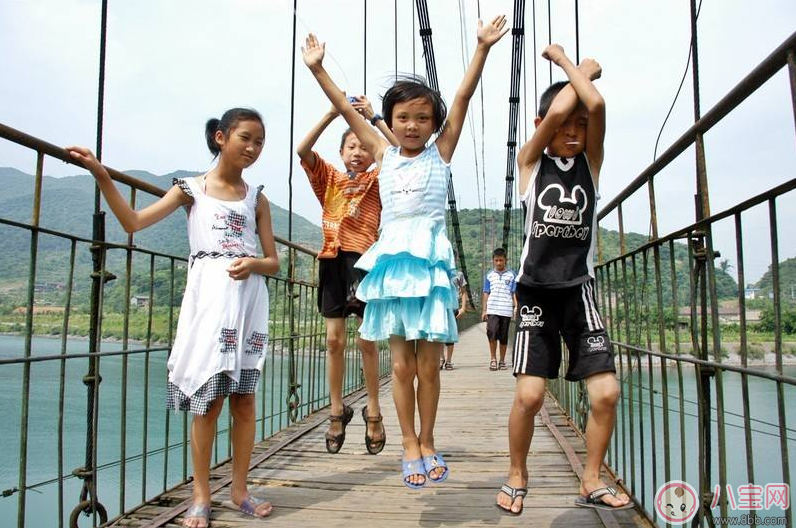 哪些因素會(huì)影響孩子長(zhǎng)高 孩子長(zhǎng)高吃什么好