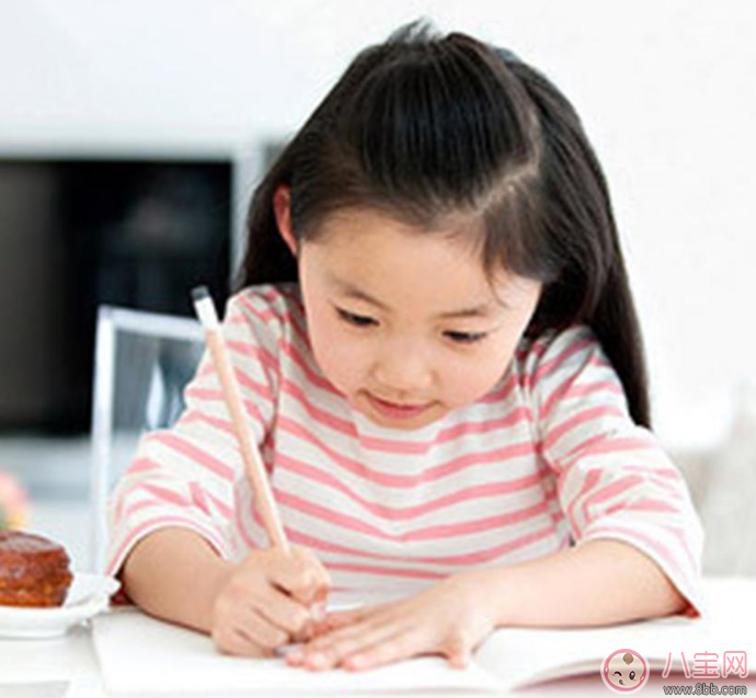 寶寶剛上幼兒園要買(mǎi)什么學(xué)習(xí)用品