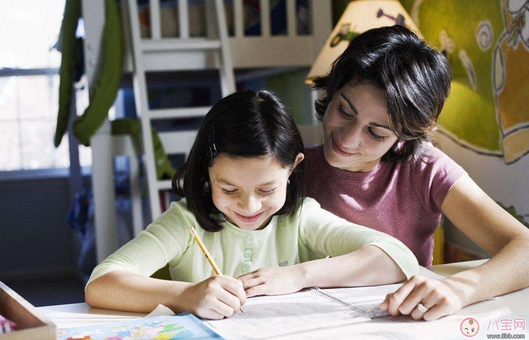 父母愛嘮叨合適嗎？寶寶表現(xiàn)明確是否嘮叨過度