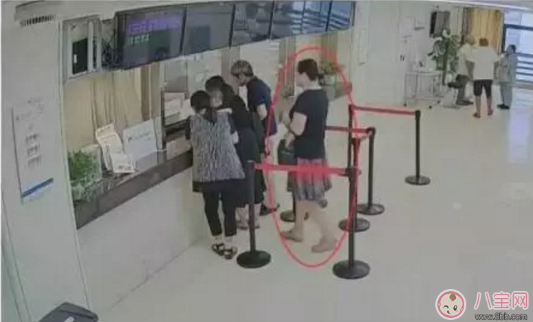 家長(zhǎng)帶孩子出行如何防騙 家長(zhǎng)帶孩子出門(mén)注意事項(xiàng)