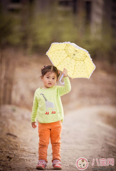 外面下雨了孩子不能出去玩 試試做這些事情吧 外面下雨了孩子不能出去玩 試試做這些事情吧