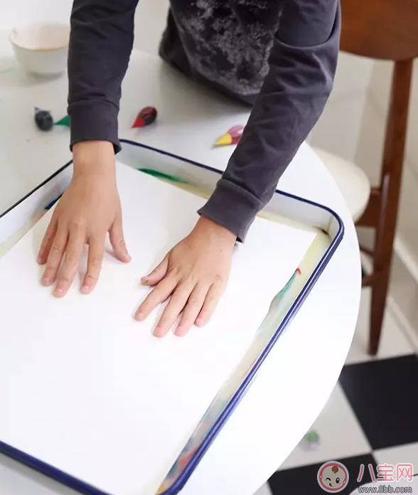 外面下雨了孩子不能出去玩 試試做這些事情吧 外面下雨了孩子不能出去玩 試試做這些事情吧