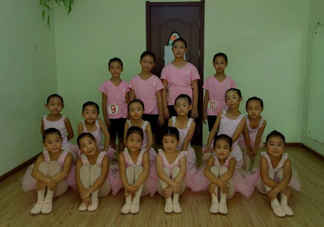 為什么別人家的孩子那么優(yōu)秀 是你的培養(yǎng)方式不對(duì)