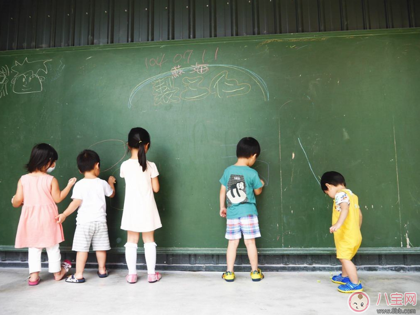 孩子愛(ài)涂鴉就讓他學(xué)畫畫 別嫌畫的丑那是靈感