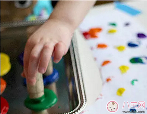 孩子愛(ài)涂鴉就讓他學(xué)畫畫 別嫌畫的丑那是靈感