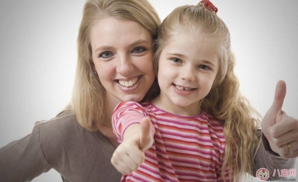 家長怎樣表揚(yáng)孩子才能有好的效果 父母如何高級(jí)贊美孩子