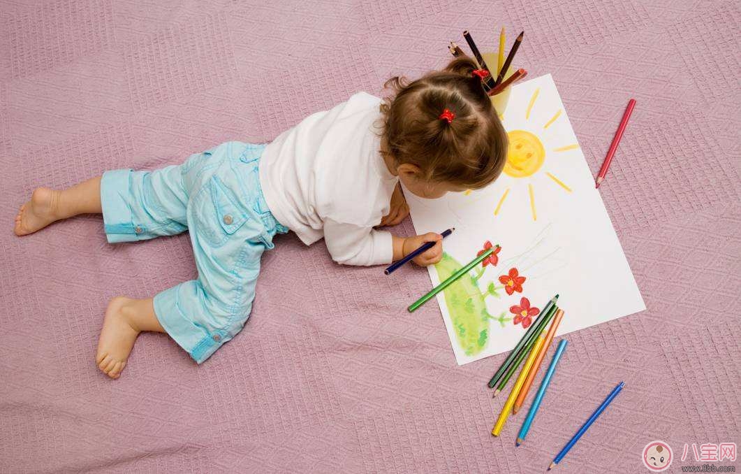 寶寶看電視的影響 如何規(guī)定寶寶看電視的時機