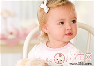 寶寶吃飯時(shí)爸爸的這個(gè)舉動(dòng) 險(xiǎn)些讓他送命！