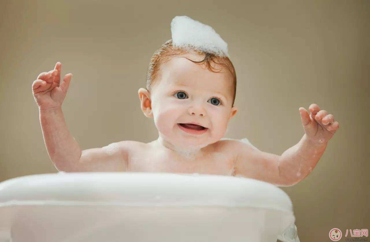 秋天天涼寶寶不愛(ài)洗澡怎么辦 秋天天涼寶寶不愛(ài)洗澡怎么辦