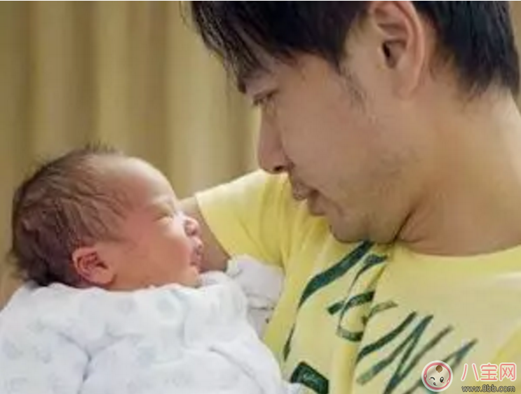 靳東赴港陪愛妻生二胎 還有那些全程陪產的星爸【準爸陪產十大準備】