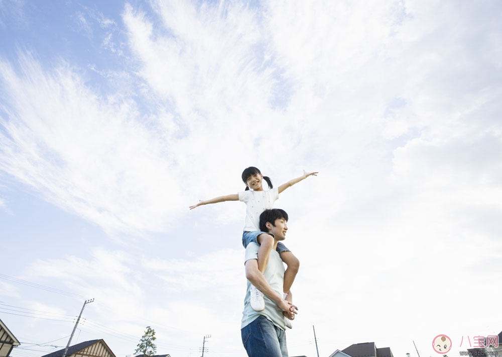 爸爸多和孩子互動  正面影響多