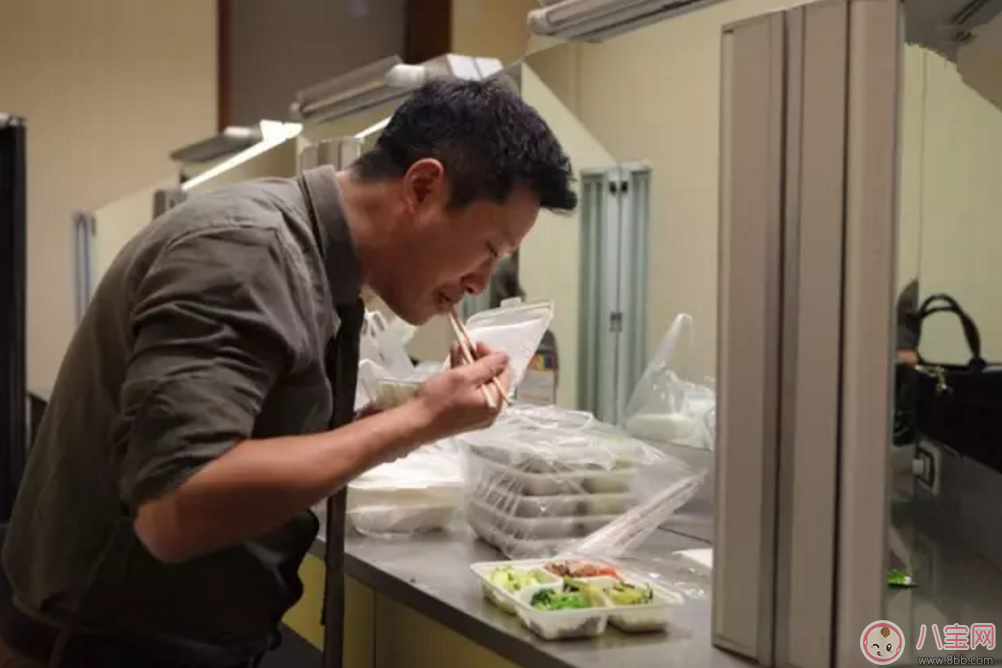 吳京拿命拍出的《戰(zhàn)狼2》 只因謝楠一句我養(yǎng)你 吳京拿命拍出的《戰(zhàn)狼2》 只因謝楠一句我養(yǎng)你