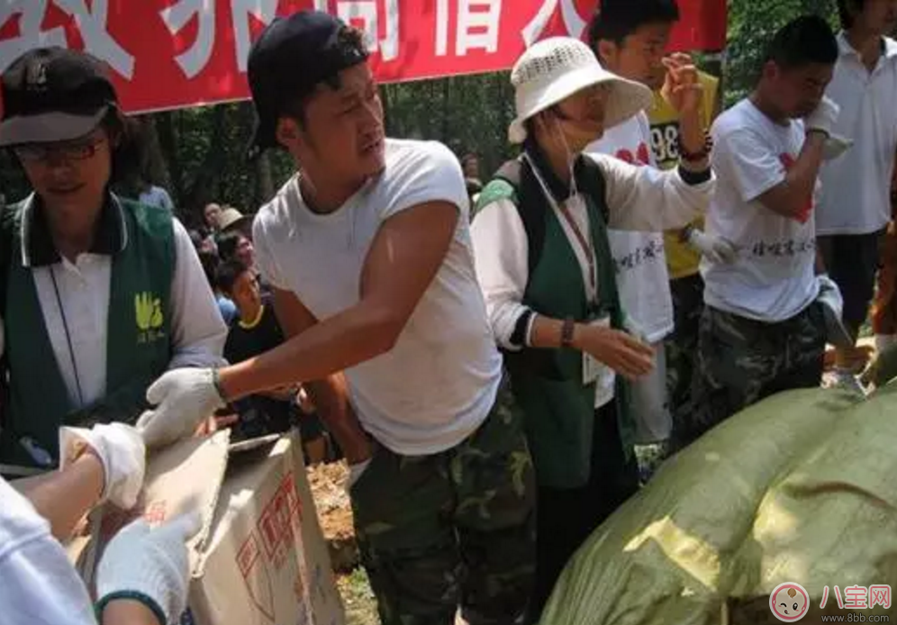 吳京拿命拍出的《戰(zhàn)狼2》 只因謝楠一句我養(yǎng)你 吳京拿命拍出的《戰(zhàn)狼2》 只因謝楠一句我養(yǎng)你