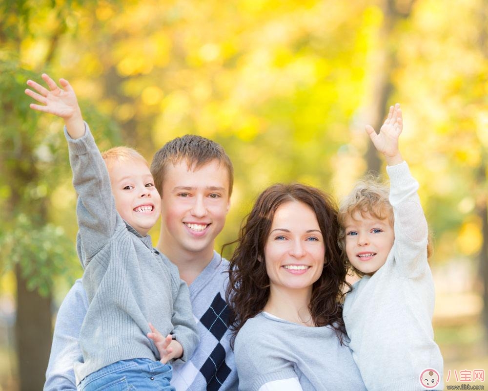 爸爸帶小孩的好處  親近寶寶感情好