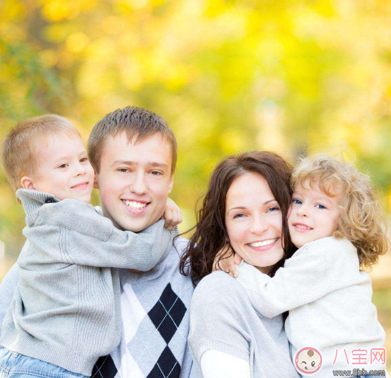 孩子太黏人怎么應(yīng)付 過分依賴父母的孩子怎么培養(yǎng) 孩子太黏人怎么應(yīng)付 過分依賴父母的孩子怎么培養(yǎng)