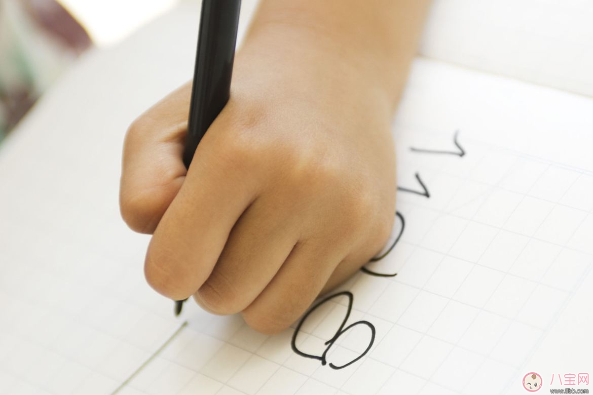 寶寶左撇子 家長應(yīng)該怎么教 寶寶左撇子 家長應(yīng)該怎么教