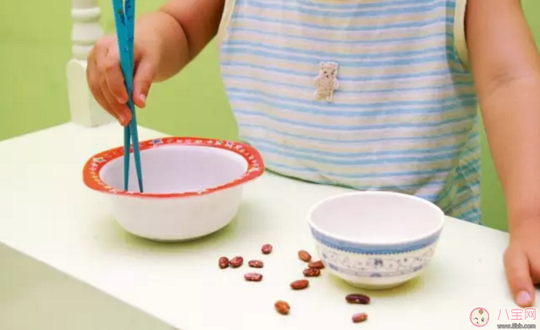 親子游戲趣味多 互動性筷子游戲