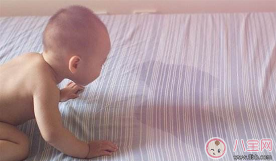 寶寶愛尿床 看看這個故事吧：尿床了