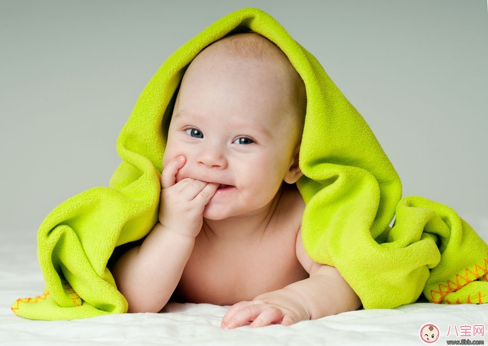 寶寶口腔期要滿足寶吸吮手指的習慣