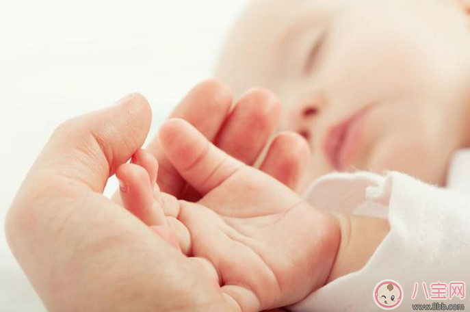 新生兒適合互動(dòng)的游戲 0-1歲寶寶親子游戲一覽