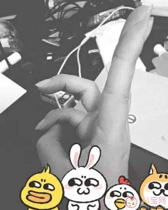 秋水誓怎么做 春風(fēng)十里不如你秋水誓手勢(shì)步驟圖解