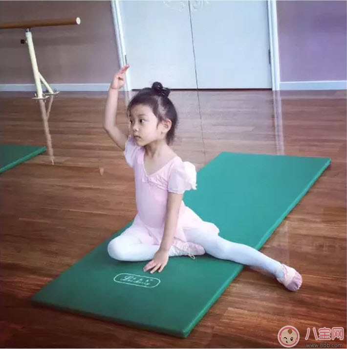 甜馨越來越美的原因 芭蕾舞蹈學(xué)習(xí)好處多