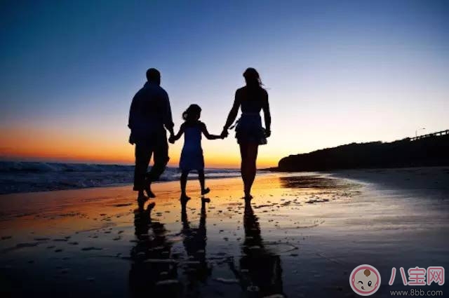 甜馨懂事有氣質(zhì) 李小璐育兒觀念有妙招