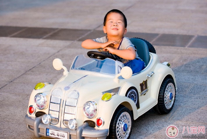 適合男孩子玩的玩具車 男孩子喜歡的玩具車大全