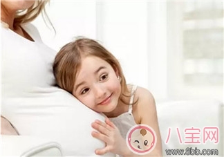 賈靜雯孕期胎教小咘咘來(lái)幫忙 二胎胎教這樣做