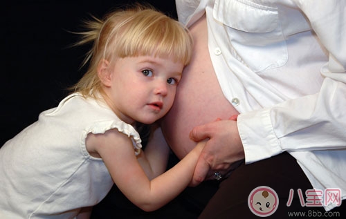 賈靜雯孕期胎教小咘咘來(lái)幫忙 二胎胎教這樣做