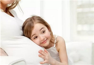 賈靜雯孕期胎教小咘咘來(lái)幫忙 二胎胎教這樣做