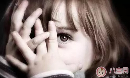 孩子害羞膽小怎么辦 膽小的孩子該如何教育(5句話鼓勵(lì)孩子)