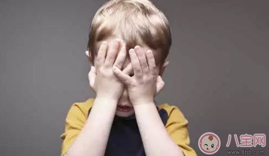 孩子害羞膽小怎么辦 膽小的孩子該如何教育(5句話鼓勵(lì)孩子)