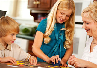 寶寶喜歡瞎扔東西 如何培養(yǎng)孩子愛整理的性格