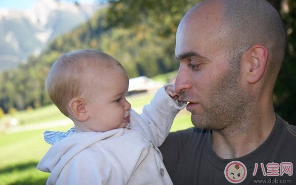 適合寶寶和爸爸一起玩的親子游戲 父親和寶寶的親子游戲 適合寶寶和爸爸一起玩的親子游戲 父親和寶寶的親子游戲