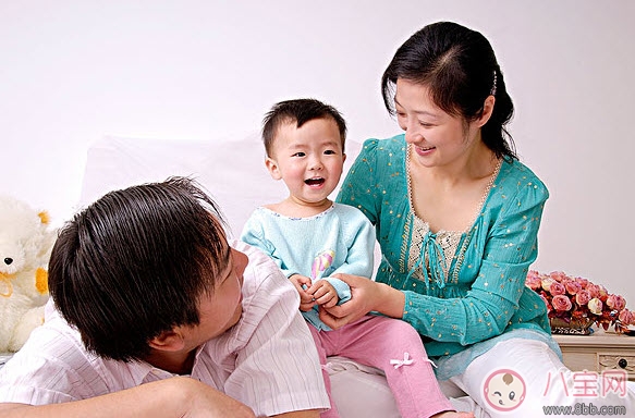 適合寶寶和爸爸一起玩的親子游戲 父親和寶寶的親子游戲 適合寶寶和爸爸一起玩的親子游戲 父親和寶寶的親子游戲