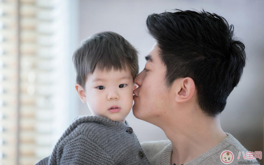 爸爸帶娃只玩手機(jī) 怎么讓爸爸會(huì)帶娃